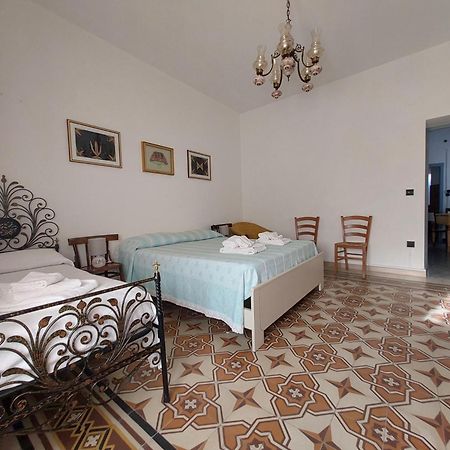 Casa Vacanze Zarinu Orgosolo Extérieur photo