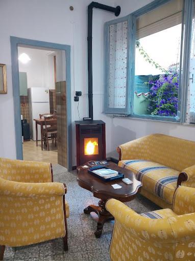 Casa Vacanze Zarinu Orgosolo Extérieur photo